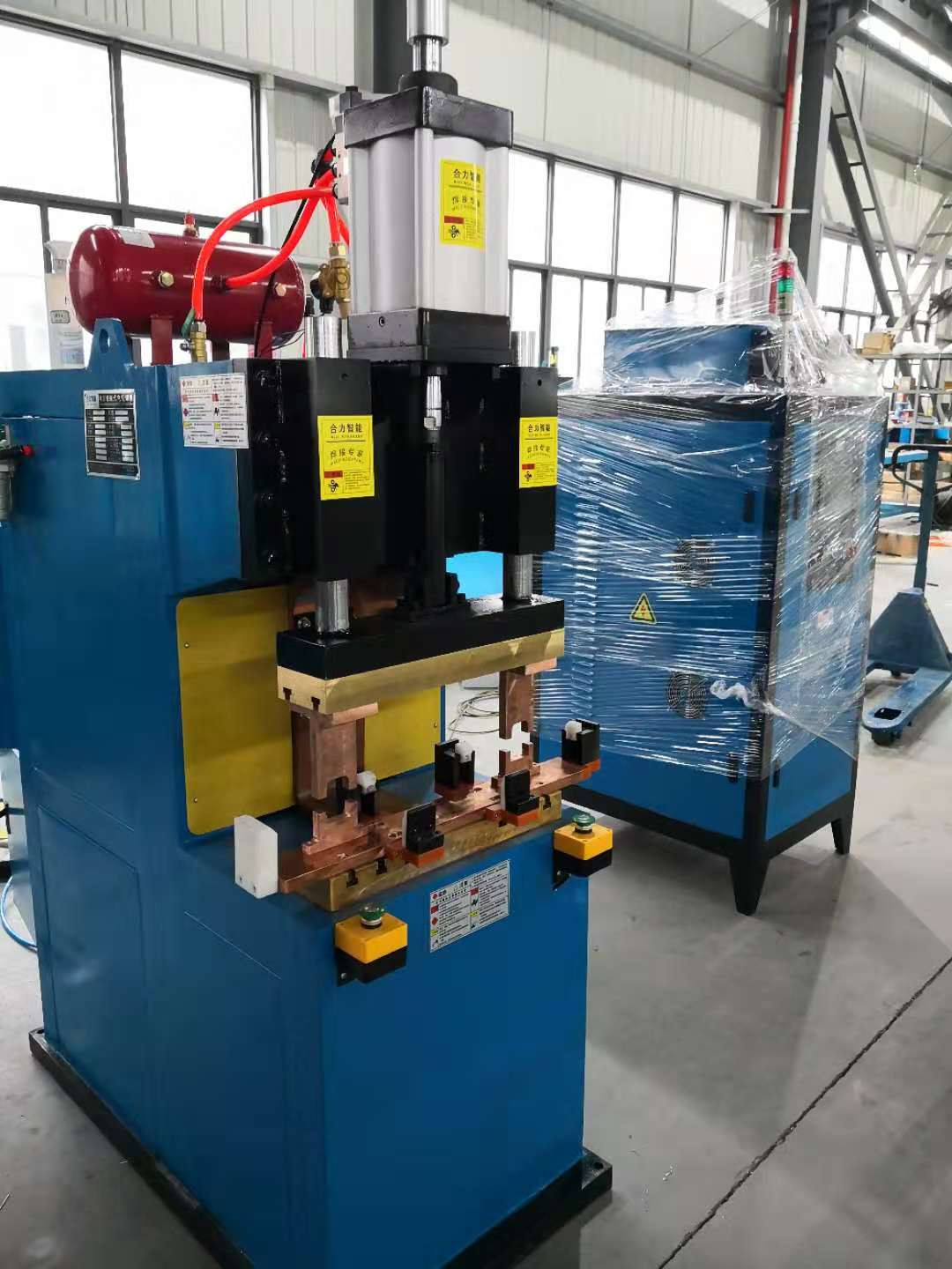 多點自動焊機(jī) 多點自動焊機(jī)